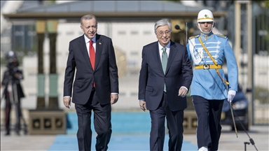 Turquie : Kasim Jomart Tokayev accueilli avec une cérémonie officielle
