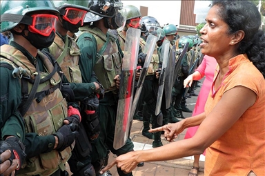 Fuerzas de seguridad patrullan las calles de Sri Lanka tras ocho muertes en diversas protestas
