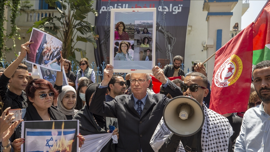 تونس.. وقفة صحفية تندد بمقتل "أبو عاقلة" وترفض التطبيع