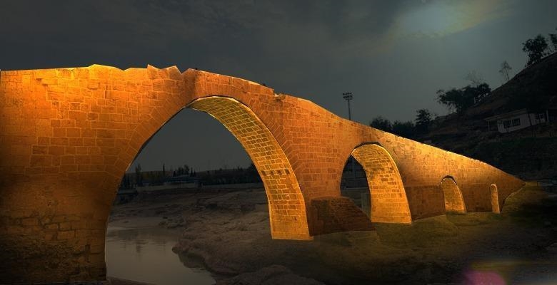 سیستەمێکی پێشکەوتووی رووناککەرەوە بۆ پردی دەلال لە زاخۆ دانرا