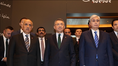 Президент Казахстана посетил Национальную библиотеку в Анкаре