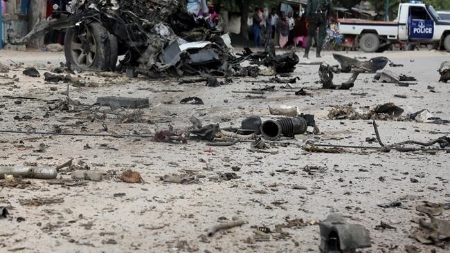 Mortar attack kills 2, wounds 10 in Somalia