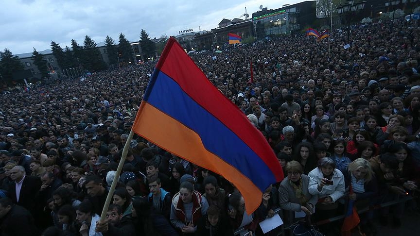 Armeni, mijëra persona protestojnë kundër qeverisë në Jerevan