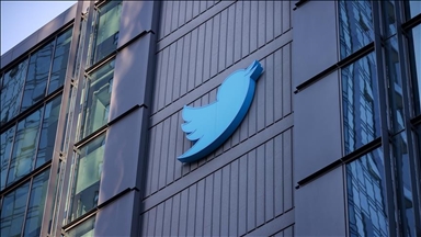 2 Twitter executives to leave firm amid Elon Musk takeover