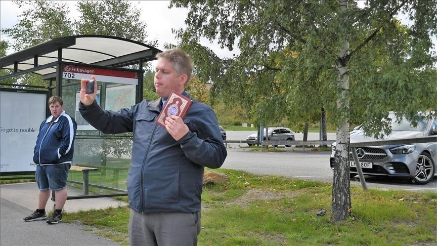 Pemimpin sayap kanan Denmark bakar Al-Qur’an di bawah perlindungan polisi Swedia