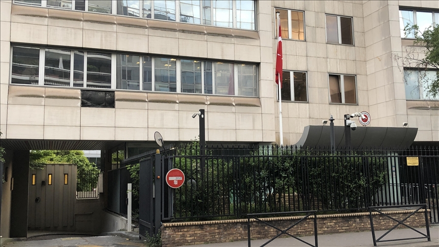 Le Consulat général de Turquie à Paris attaqué par des sympathisants du PKK 