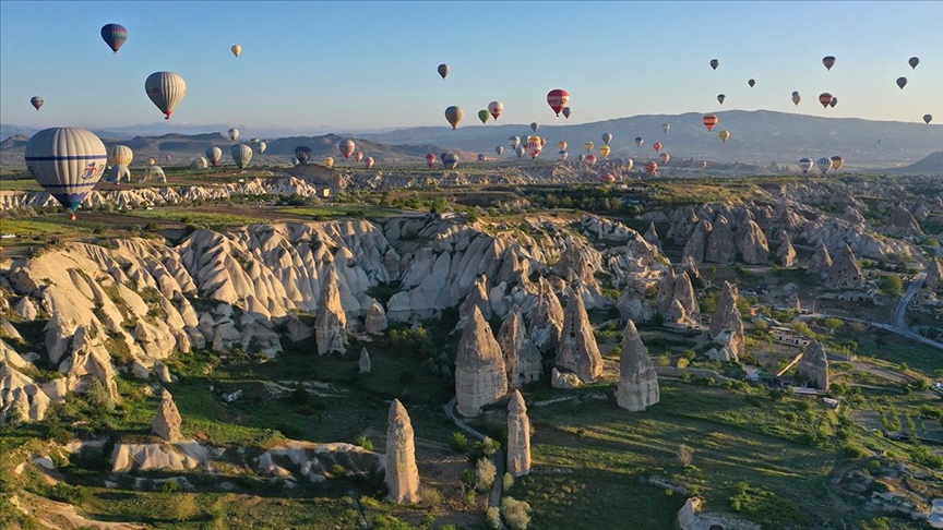 Kapadokya'da balon turlarına katılımda rekor bekleniyor