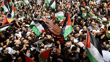 Hiljade ljudi na sahrani ubijenoj novinarki Shireen Abu Akleh