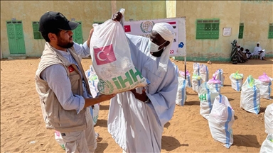 توزيع مساعدات تركية على ضحايا قتال قبلي في دارفور‎‎ 