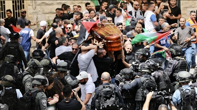 Israeli police attack mourners in Abu Akleh's funeral procession in East Jerusalem