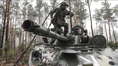 Ukrayna: Artêşa Rûs 27 hezar û 400 esker, 1220 tank ji dest dan