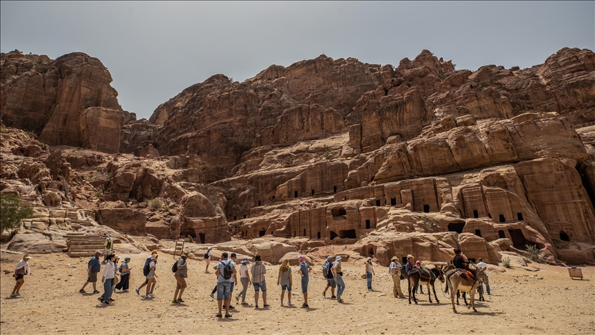 ارتفاع عائدات الأردن السياحية 252.7 بالمئة حتى أبريل