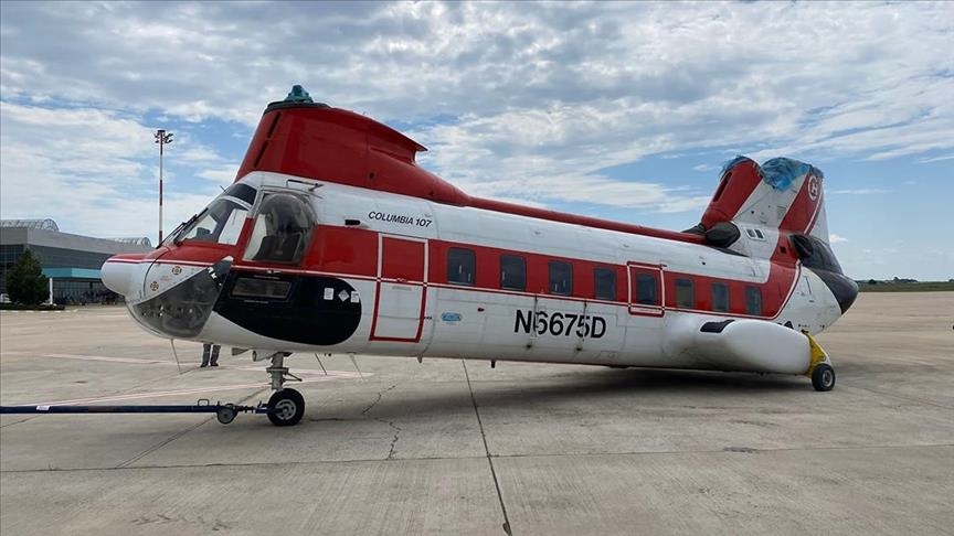 Вертолеты Chinook задействуют в борьбе с лесными пожарами в Турции