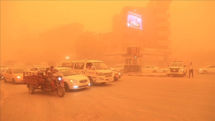 Thousands suffer as sandstorm hits Iraq