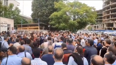 رانندگان اتوبوس در تهران اعتصاب کردند