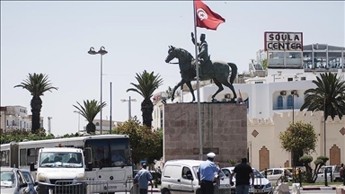 حزب تونسي: إنهاء الأزمة السياسية يحتاج حوار كافة الأطراف