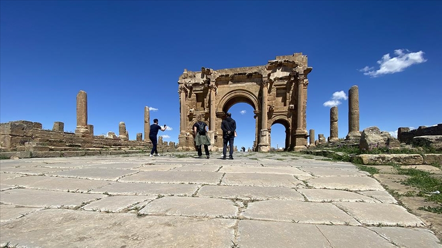 Cezayir'de yüzlerce yıl çöl altında gizli kalan Roma antik kenti: Timgad