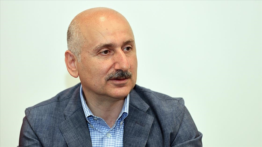 Bakan Karaismailoğlu: Atatürk Havalimanı'nın doğu-batı pisti açık kalacak ve acil durumlar için kullanılacak