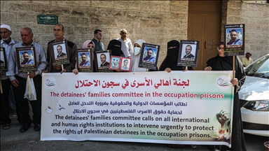 غزة.. وقفة تضامنا مع الأسرى الإداريين داخل السجون الإسرائيلية