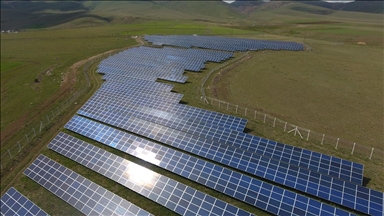 Erzurum'da kapasitesi artırılan güneş enerjisi santrali 2 bin haneyi aydınlatacak