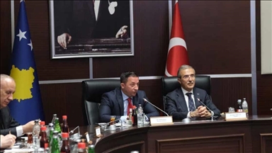 Kosova nënshkruan marrëveshje me Turqinë për furnizim me artikuj dhe produkte të mbrojtjes
