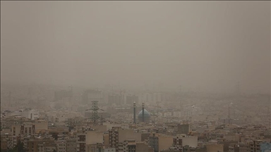 Во Техеран сите училишта и институции се затворени поради загадениот воздух  
