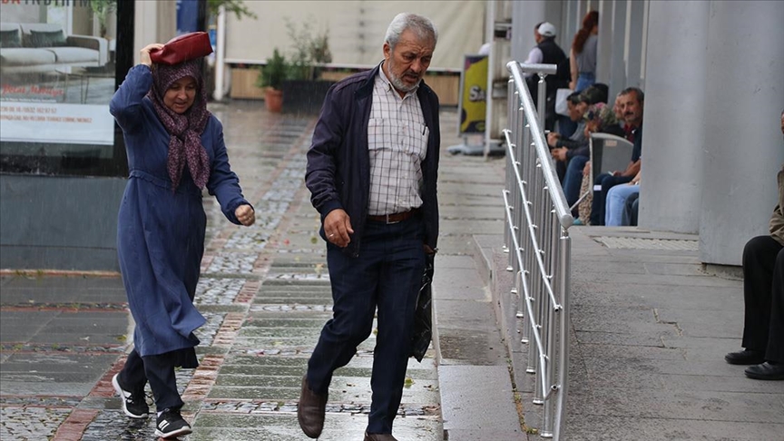 Edirne'de sağanak etkili oluyor