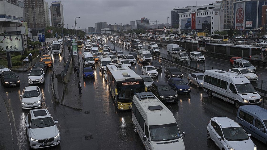 İstanbul'da trafik yoğunluğu yüzde 90'a çıktı 