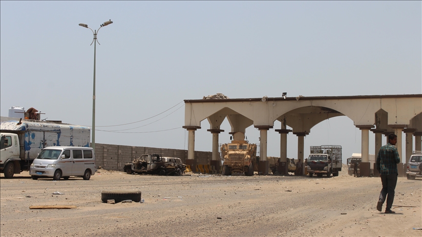 Yemen asks for US pressure on Houthis to break Taiz siege