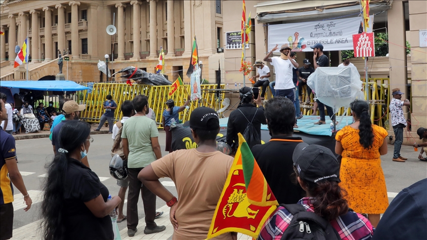 Sri Lanka in throes of economic, political crises