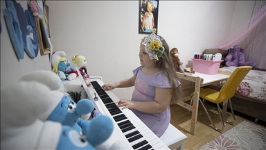 'Müziğin muhteşem çocuğu' görme engelli Ada'nın üstün yeteneği, BİLSEM'de keşfedildi