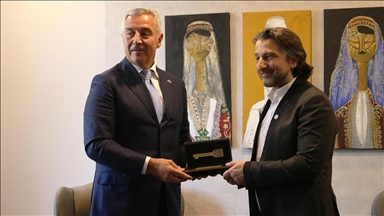 Komuna e Prishtinës i jep "Çelësin e Qytetit" presidentit malazez Gjukanoviq