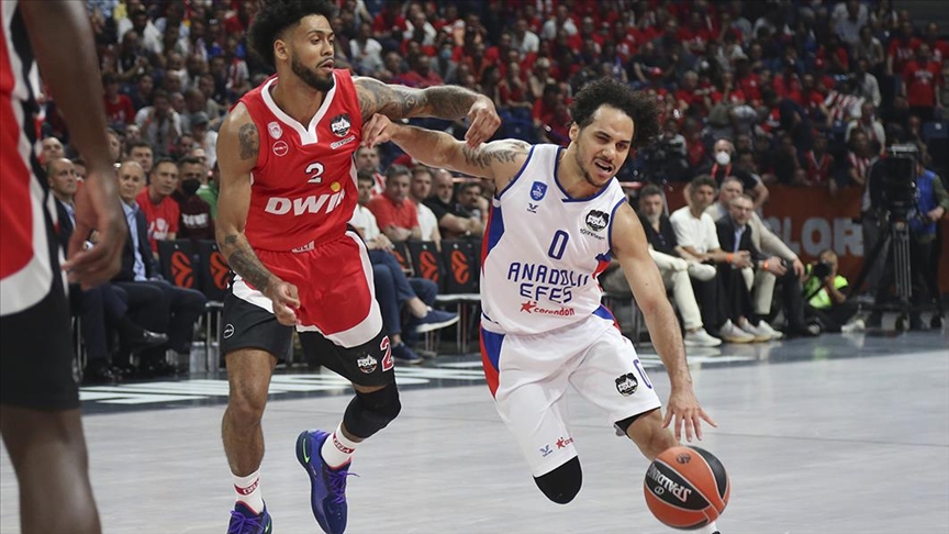 Anadolu Efes qualify for EuroLeague final after beating Olympiacos 77-74