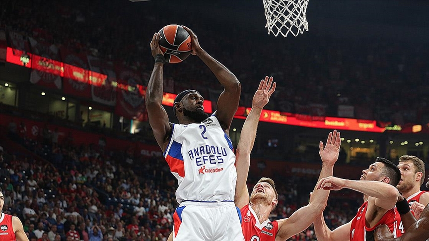 Anadolu Efes, THY Avrupa Ligi Dörtlü Final ilk maçında finale yükseldi