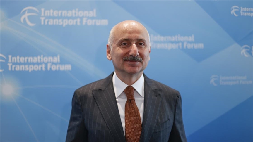 Dev projelerle Türkiye’nin kilit rolünü halkımızın ve dünyanın hizmetine sunduk