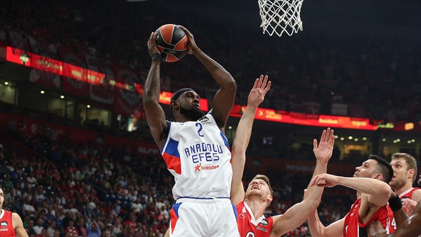 Košarkaši Anadolu Efesa pobijedili Olympiacos i izborili finale Eurolige