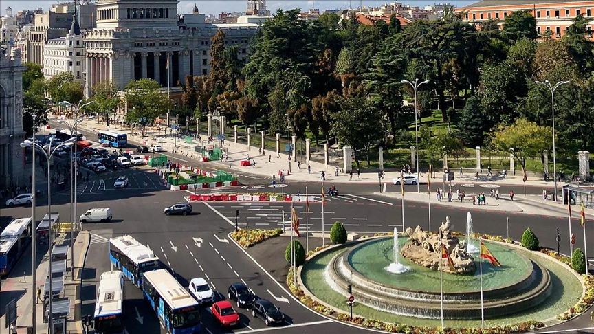 Summer comes early in Spain with rare, extreme heat