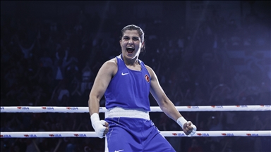 Turkiye's Busenaz Surmeneli takes gold in women's world boxing c'ships 