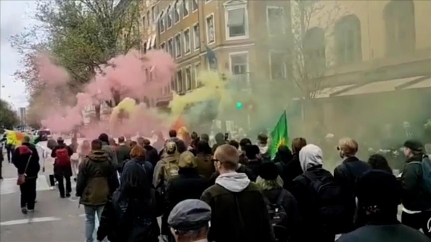 Suède: des partisans du PKK défilent dans la capitale Stockholm