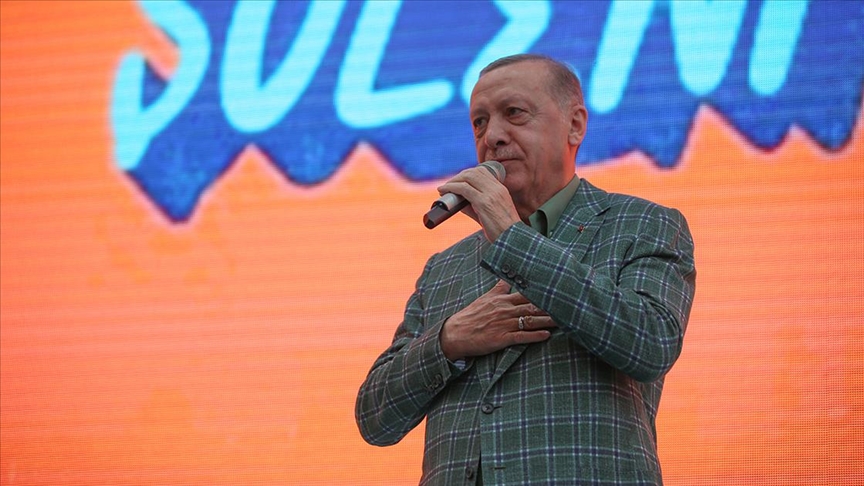 Cumhurbaşkanı Erdoğan: Türkiye'nin elde ettiği her kazanım gençlerimizin erdemli mücadeleleri, başarıları sayesindedir