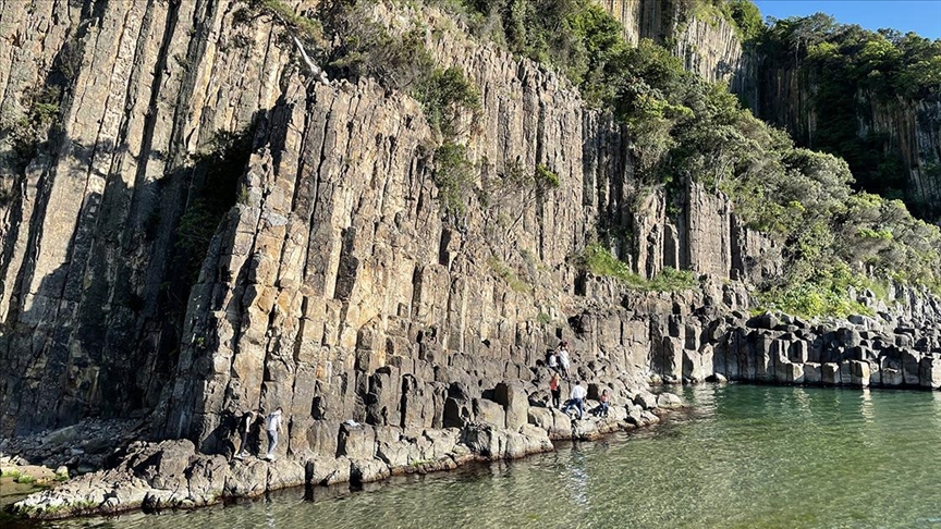 Bartın'daki 80 milyon yıllık lav sütunlarında hafta sonu yoğunluğu yaşanıyor