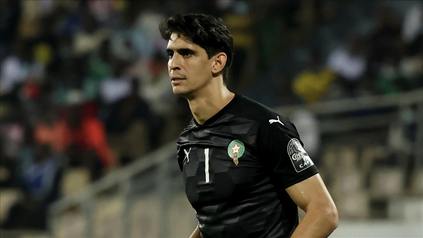 قدم.. ياسين بونو أول عربي يحصد جائزة أفضل حارس بدوري إسبانيا