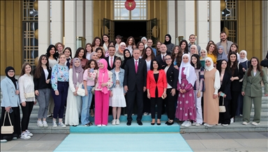 Erdogan primio učenike Turskog kulturnog centra u Novom Pazaru