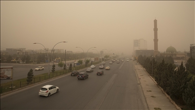 عاصفة غبار كثيفة تعطل الحياة جزئيا في الكويت والعراق