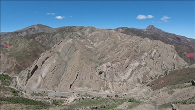 Iğdır'ın Testere Vadisi'ndeki kayalıklar FPV dron ile görüntülendi