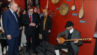 أنقرة.. أردوغان يزور معرض تاريخ الموسيقى التركية