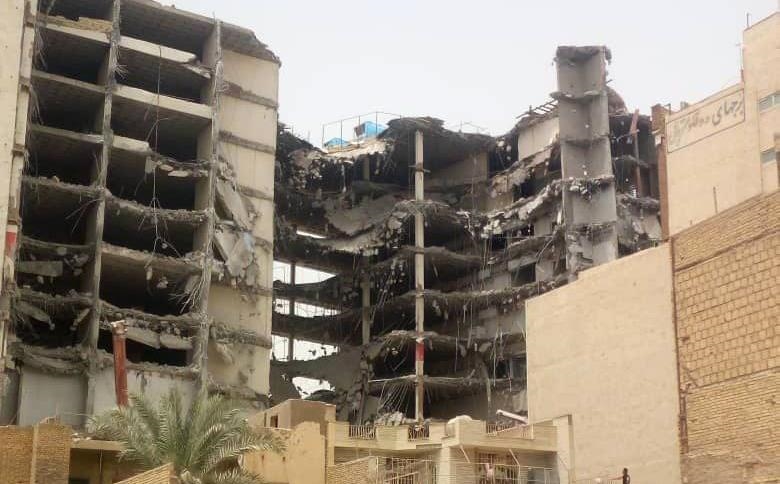 Derrumbe de edificio en Irán deja hasta el momento 11 muertos, 32 heridos y 10 funcionarios detenidos