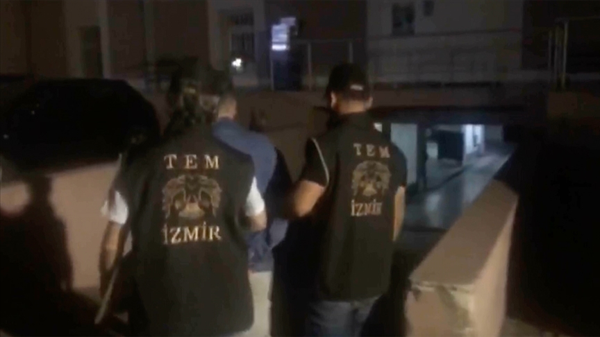 İzmir merkezli 26 ildeki FETÖ operasyonunda 51 gözaltı