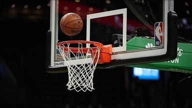 Celtics beat Heat 102-82 to tie series in East finals, 2-2