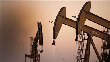 Нефть дешевеет на прогнозах рецессии мировой экономики